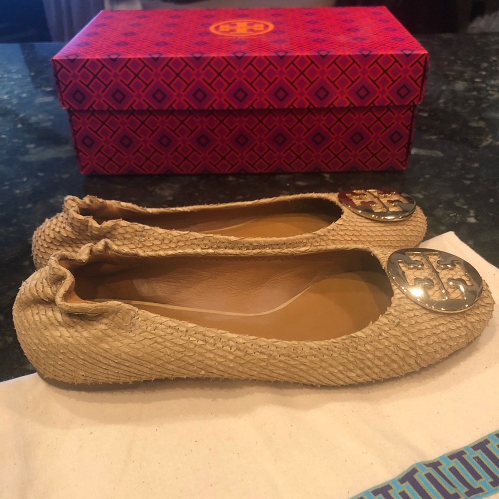 TORY BURCH Reva textured snakeskin ballet flats. Size 8.5 - Picture 8 of 10
